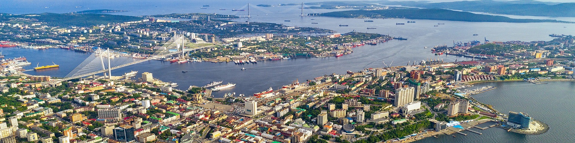 Владивосток проводит крупнейший экономический форум 