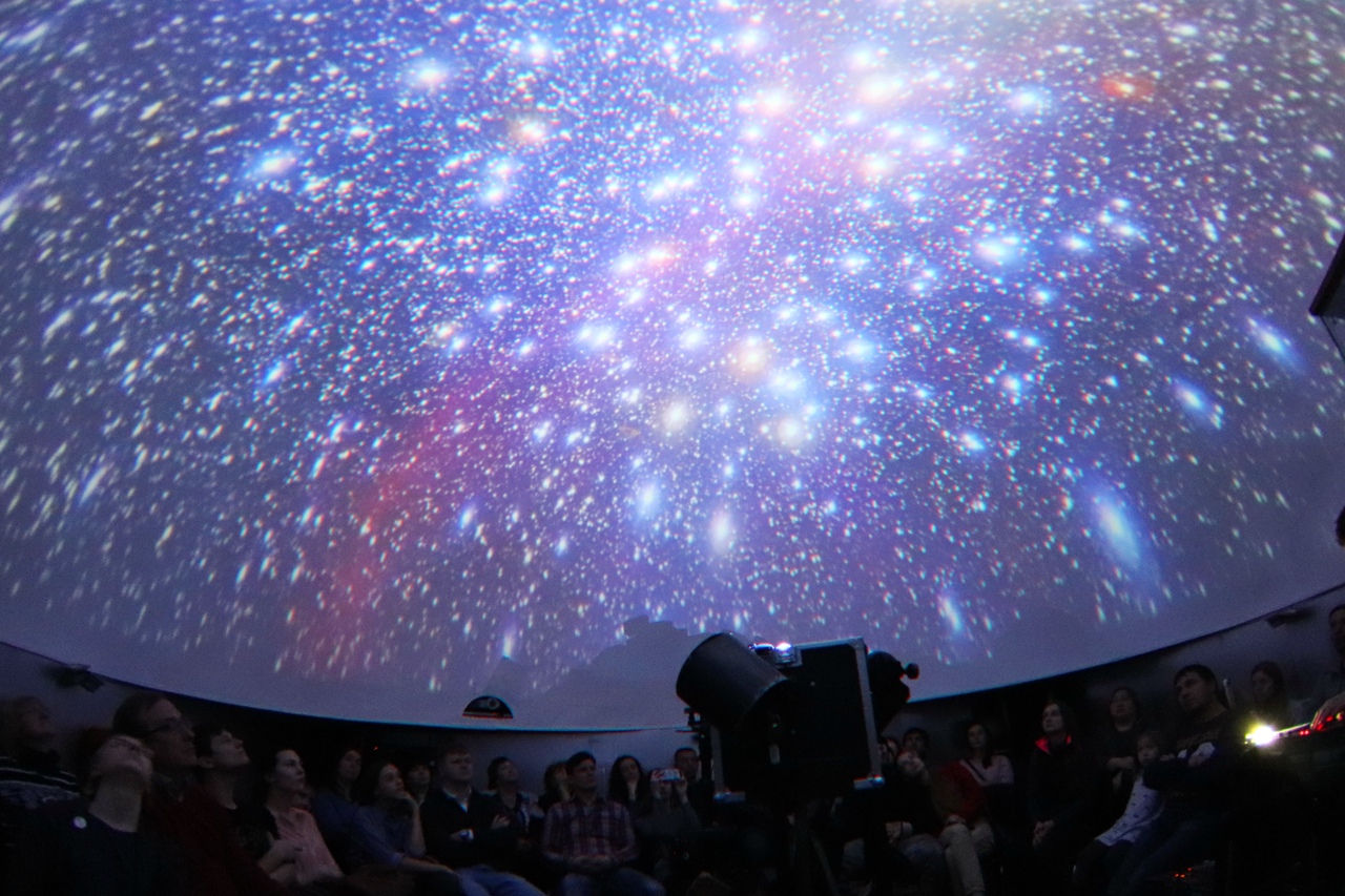 В День космонавтики студенты Омского филиала «Синергии» отправились в путешествие по звездному небу 